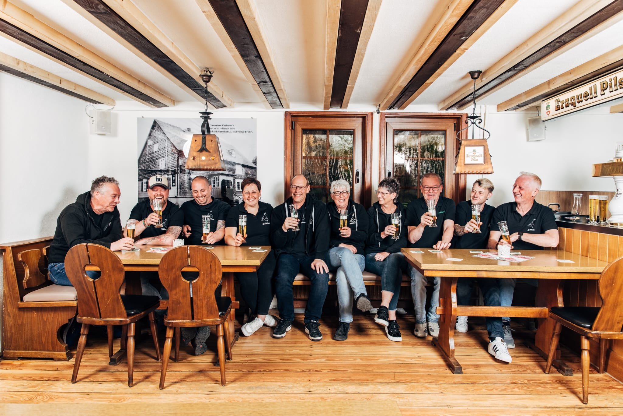 Gruppe im Stübchen der Gaststätte Christians in Herdorf