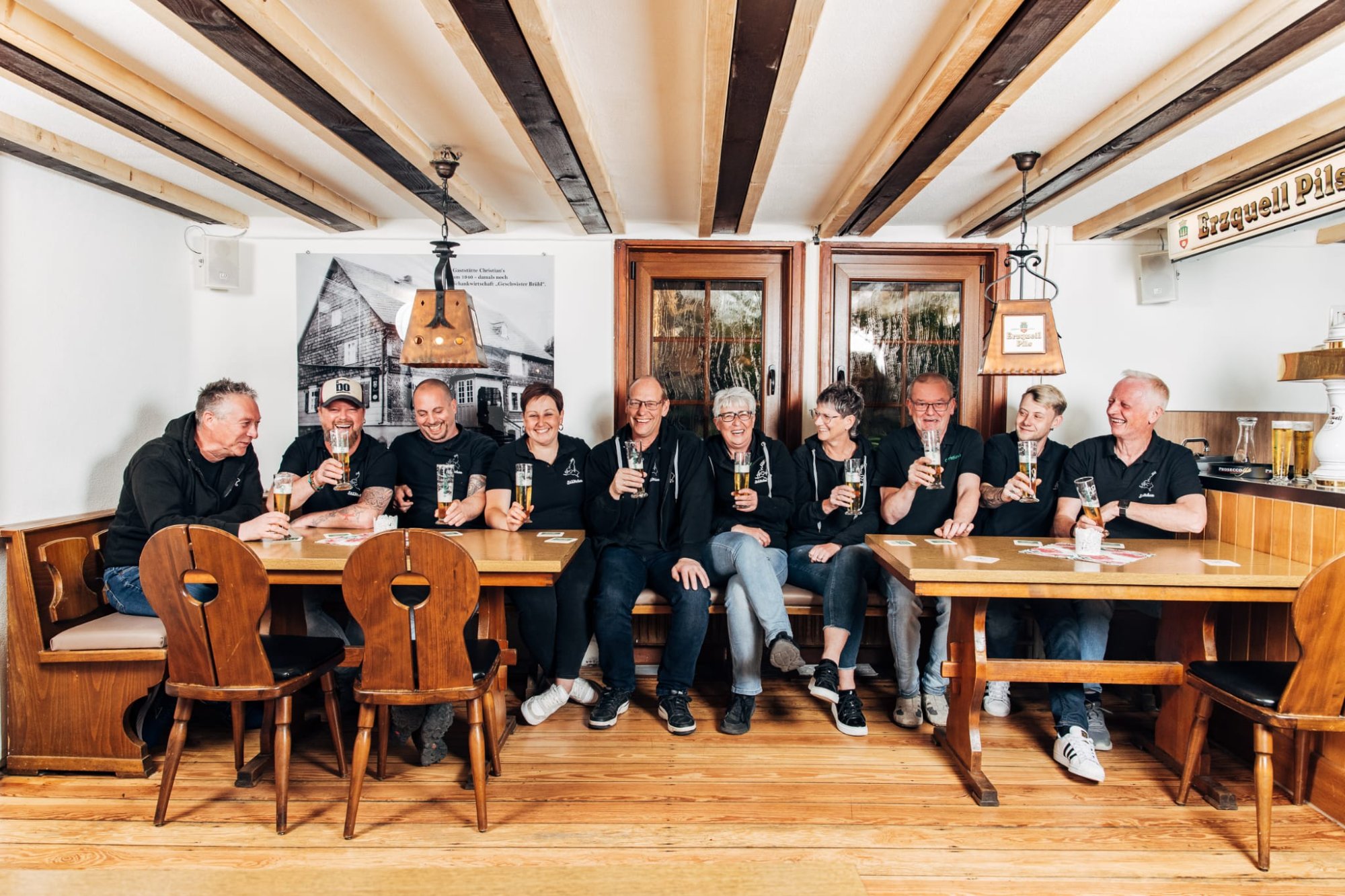 Gruppe im Stübchen der Gaststätte Christians in Herdorf